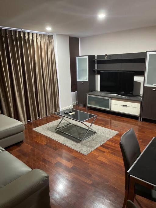 Delightful Condo In Central Location At Sukhumvit 49 Bangkok Zewnętrze zdjęcie