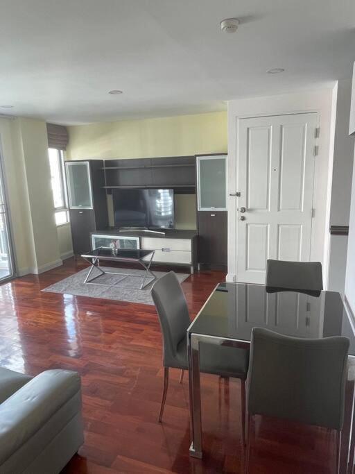 Delightful Condo In Central Location At Sukhumvit 49 Bangkok Zewnętrze zdjęcie